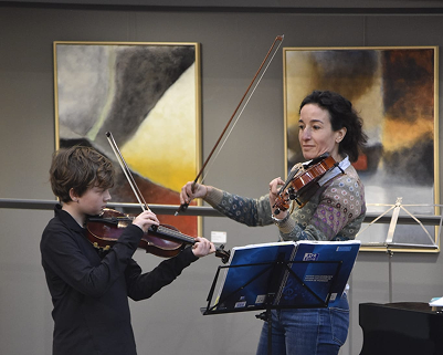 mother and daughter performance